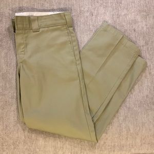 Men’s Dickies khaki pants size 32 great condition!
